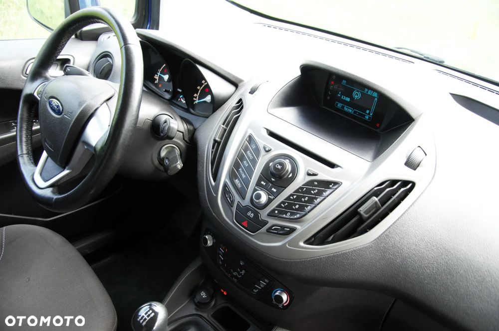 Ford Transit Courier - 26