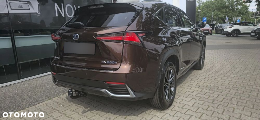 Lexus NX 300h Comfort AWD - 11