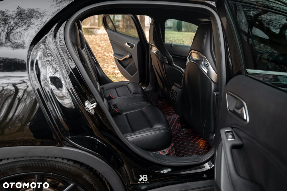 Mercedes-Benz GLA 45 AMG 4-Matic - 9
