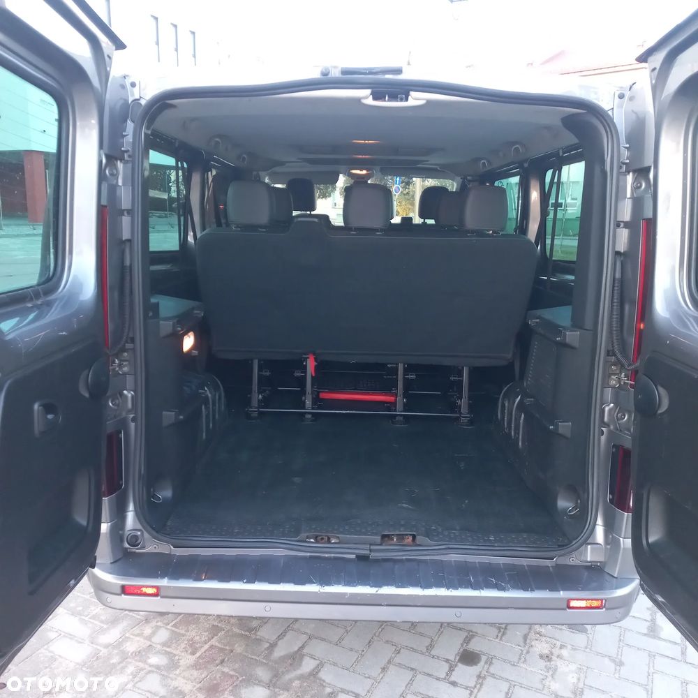 Opel Vivaro L2H1 2,9t Elegance Business - 29