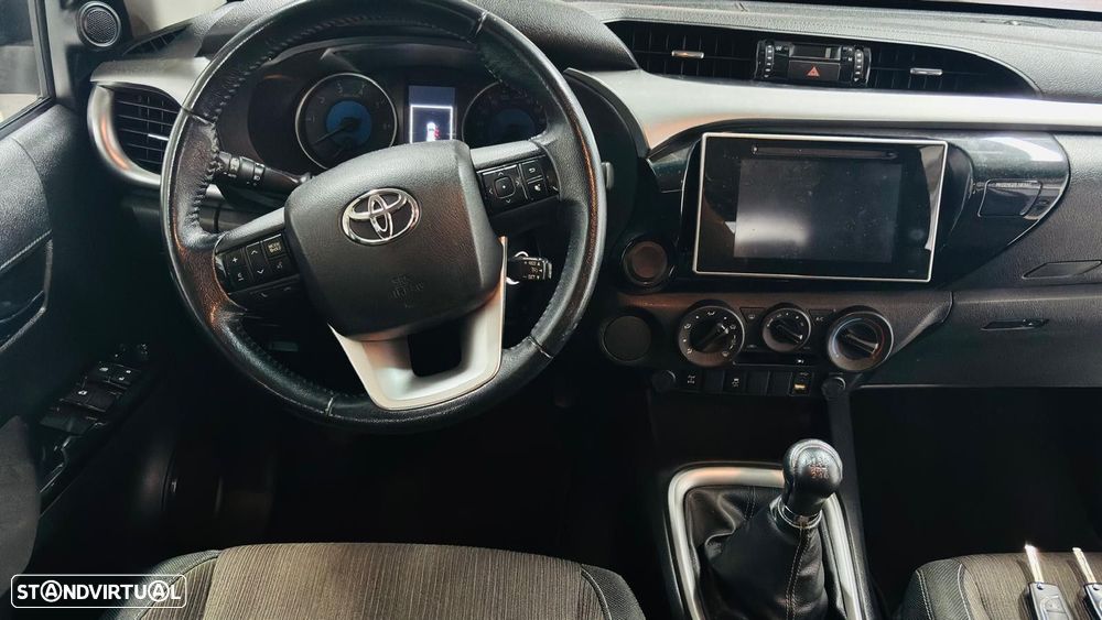 Toyota Hilux 2.4 D-4D 2WD CD Tracker - 12