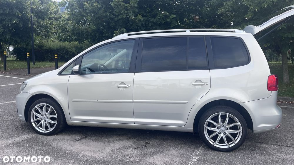 Volkswagen Touran - 4