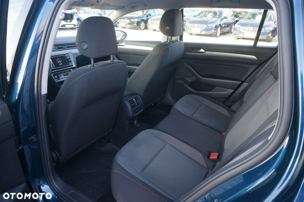 Volkswagen Passat Variant 2.0 TDI EVO Essence - 24