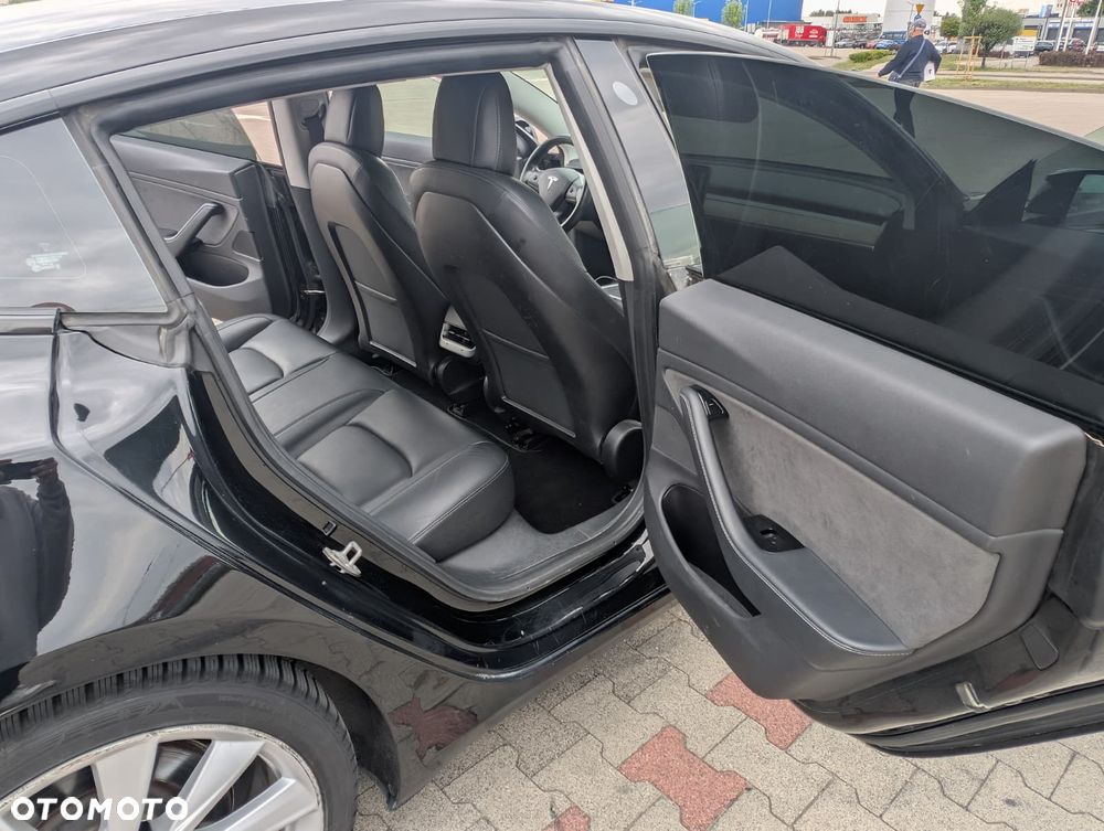 Tesla Model 3 - 14