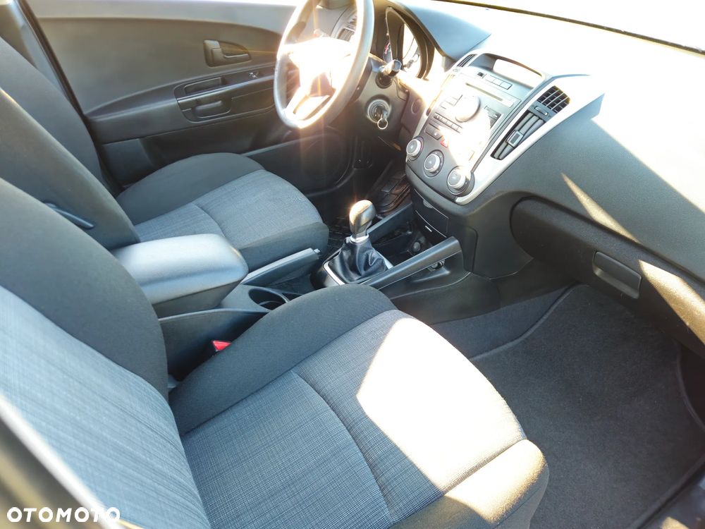 Kia Ceed 1.4 CVVT Spirit - 26