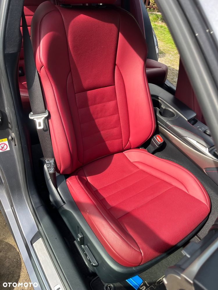 Lexus IS 300h F Sport - 5