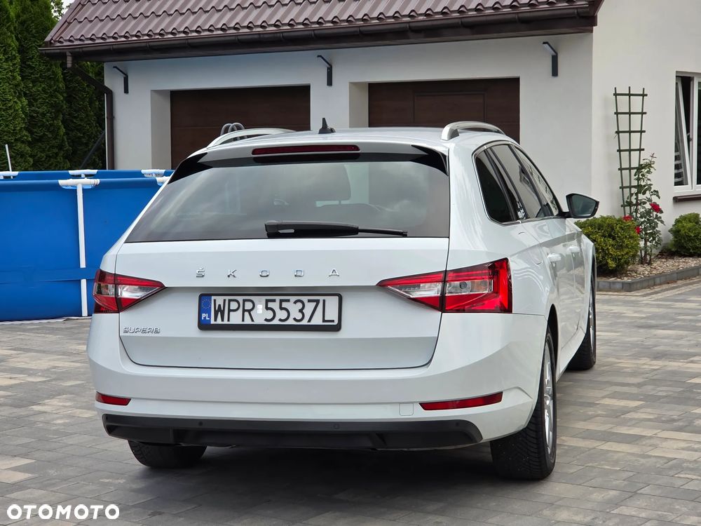 Skoda Superb 2.0 TDI SCR Ambition DSG - 32