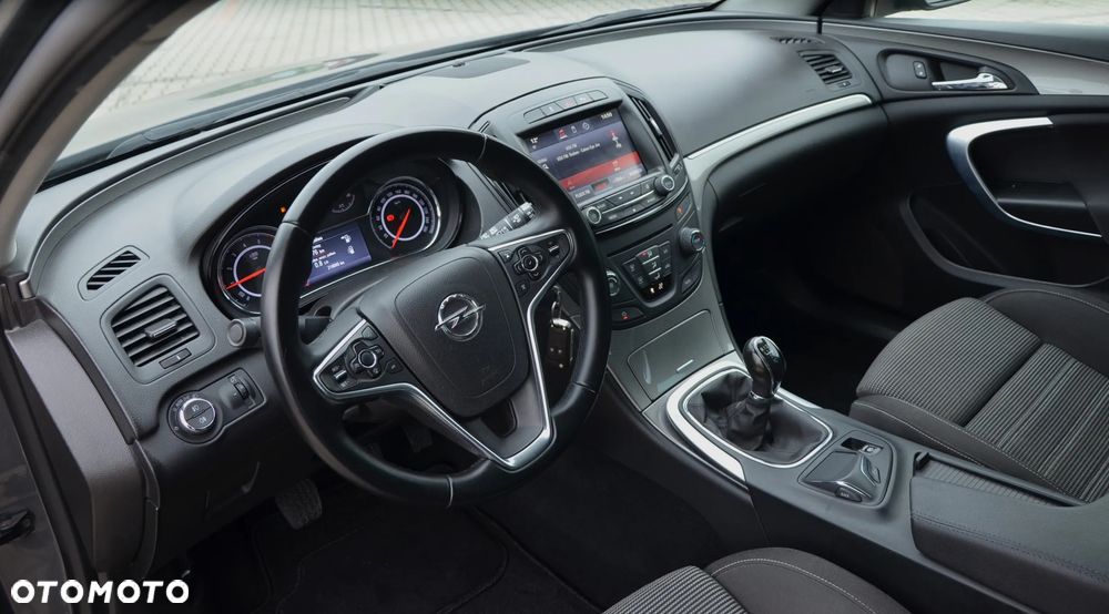 Opel Insignia - 15