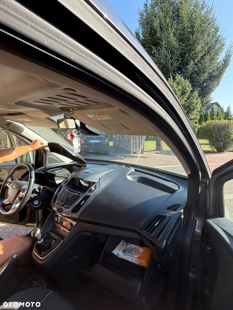 Ford Tourneo Connect Grand - 15