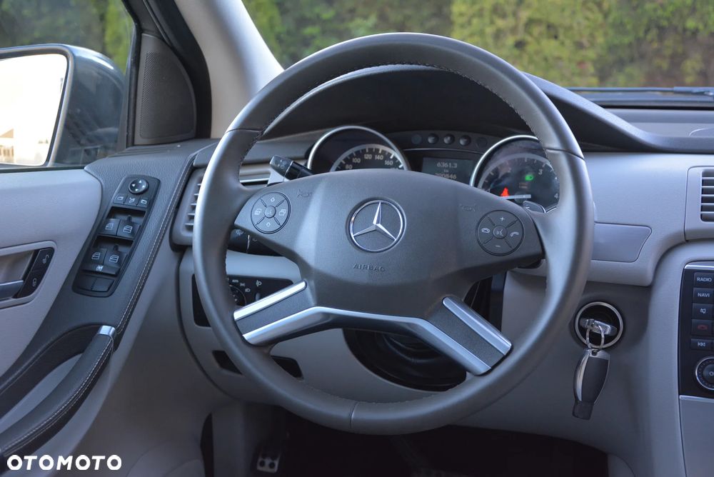Mercedes-Benz Klasa R 300 CDI 7G-TRONIC DPF BlueEFFICIENCY - 35