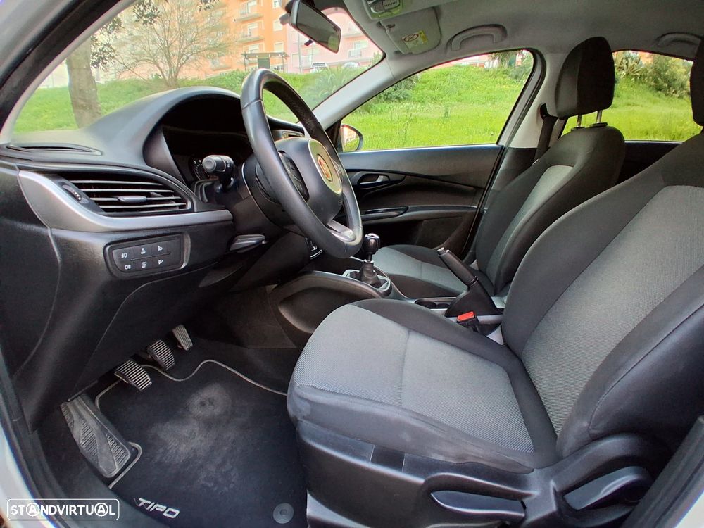 Fiat Tipo Station Wagon 1.4 Lounge - 24