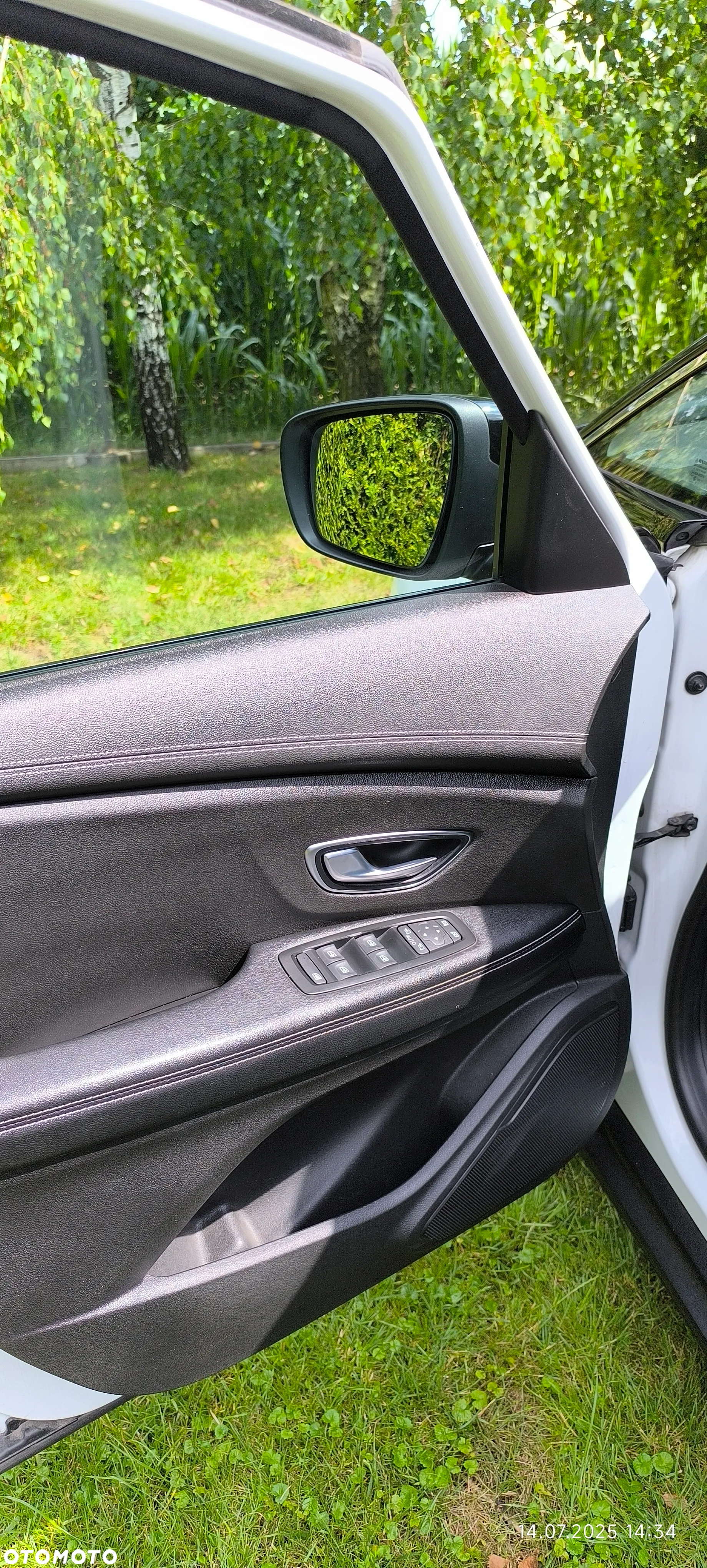 Renault Grand Scenic - 10