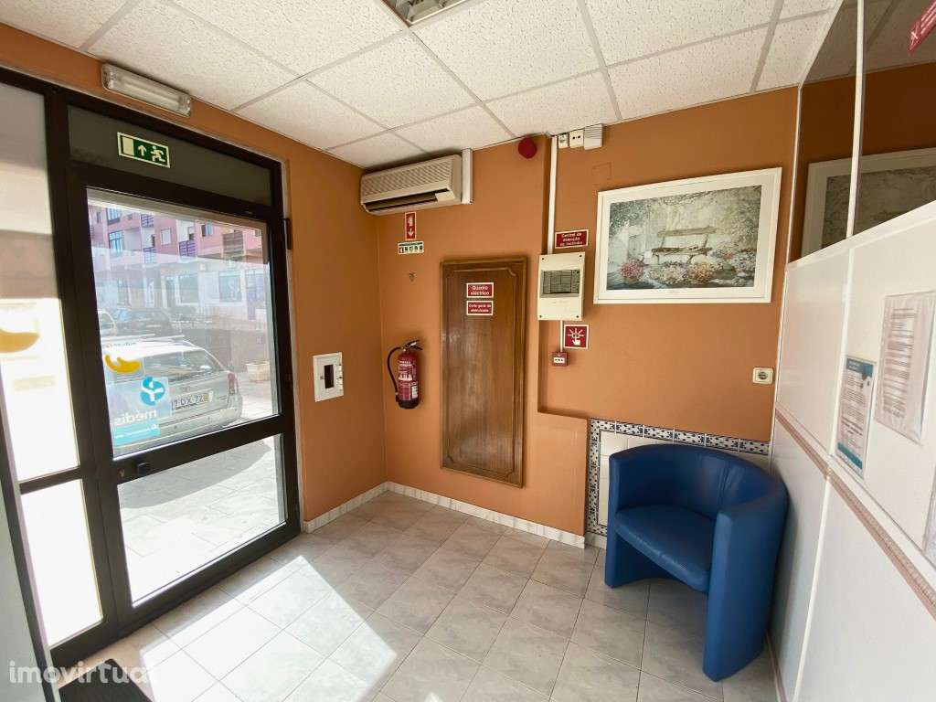 Loja a funcionar como clínica dentária - São Marcos, Sintra - - Grande imagem: 2/20
