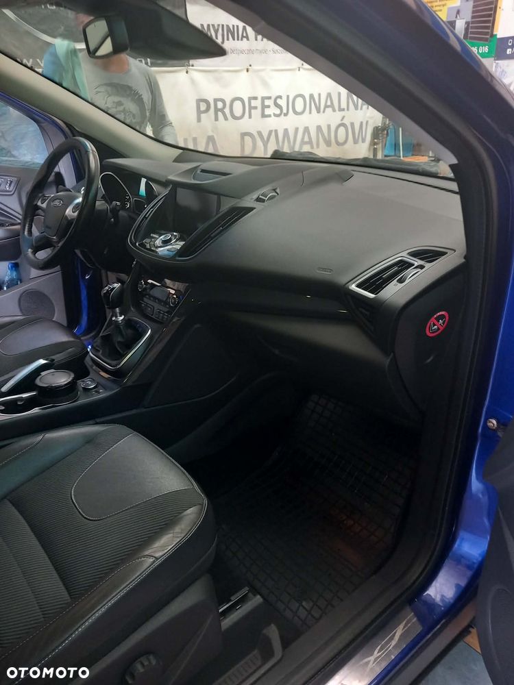 Ford Kuga 2.0 TDCi 2x4 Titanium - 13
