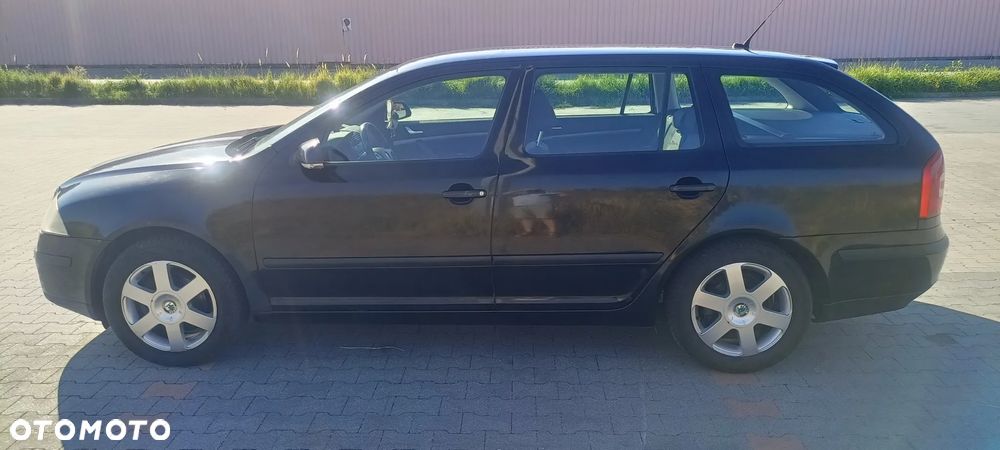 Skoda Octavia 1.6 Elegance - 4