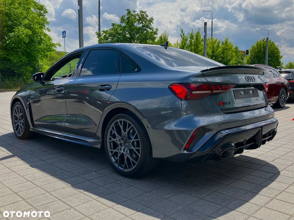 Audi RS3 Limousine - 10