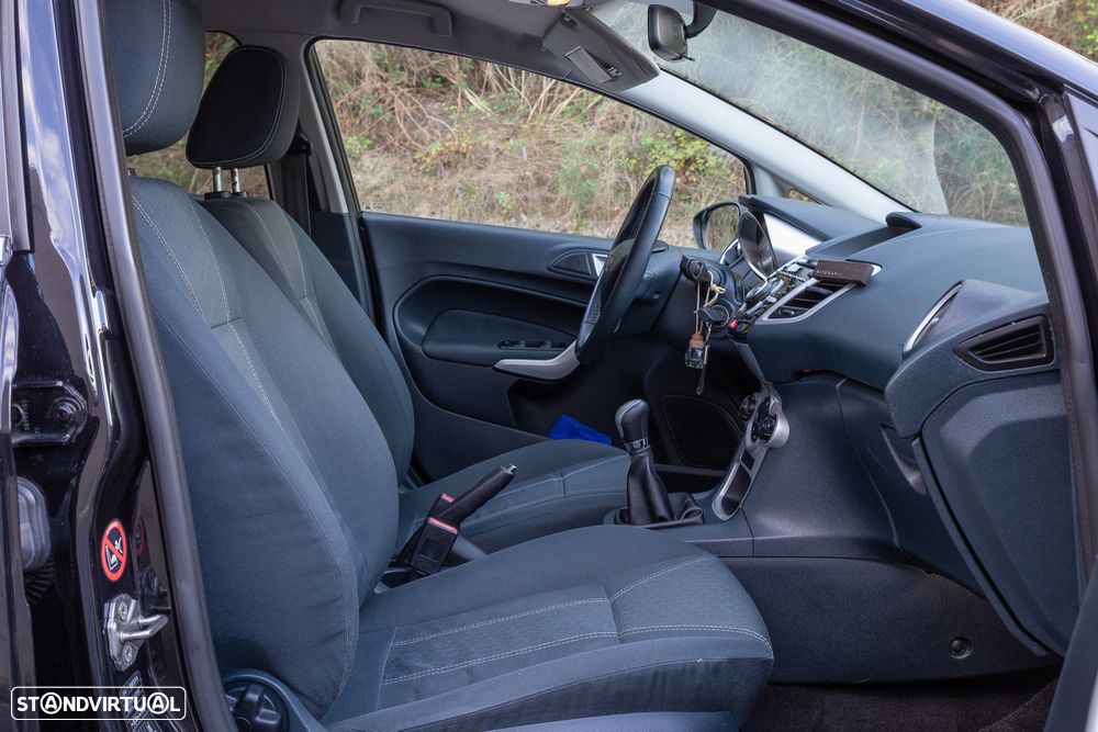 Ford Fiesta - 22
