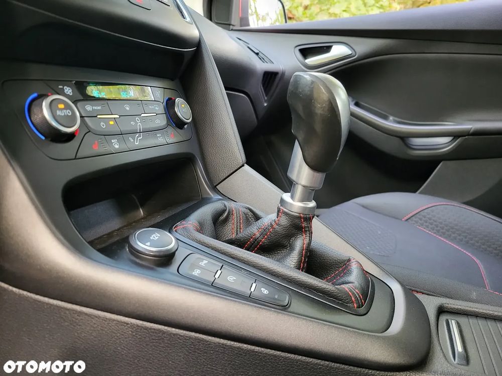 Ford Focus 1.5 EcoBoost STart-Stopp-System ST-LINE - 17