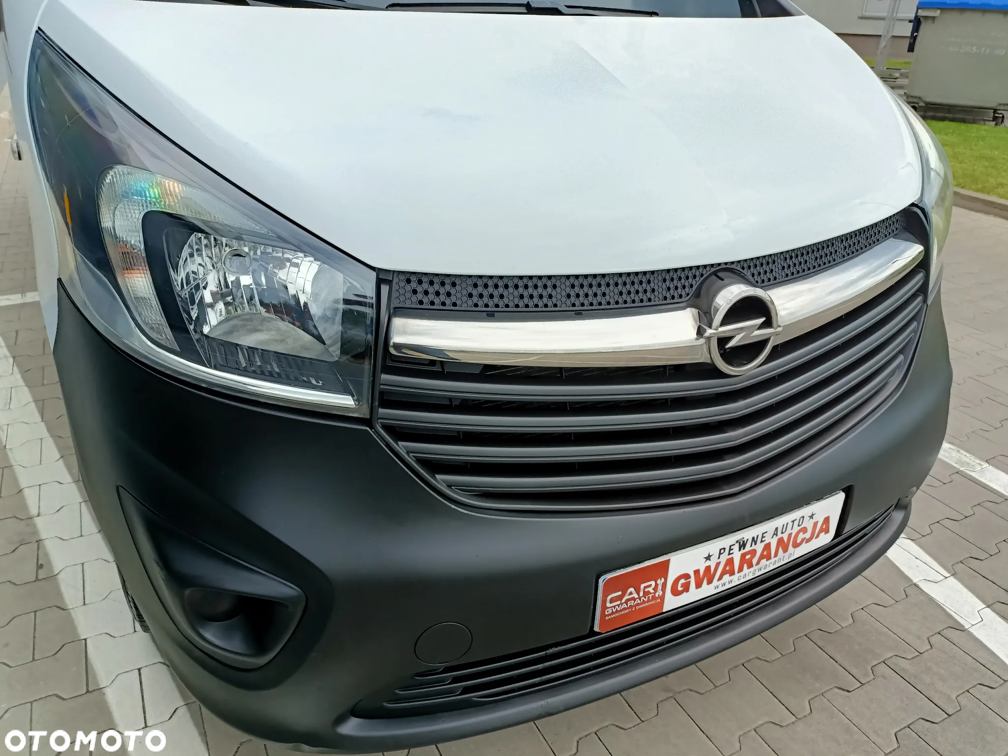 Opel VIVARO 5-cio OSOBOWY LONG - 13