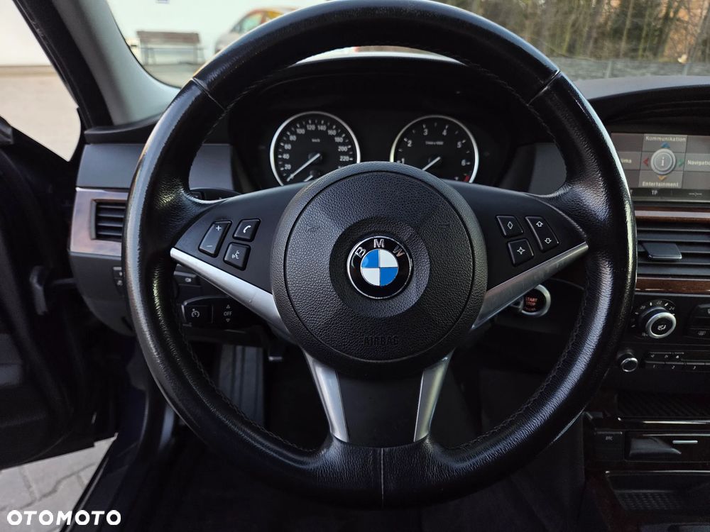 BMW Seria 5 523i - 16