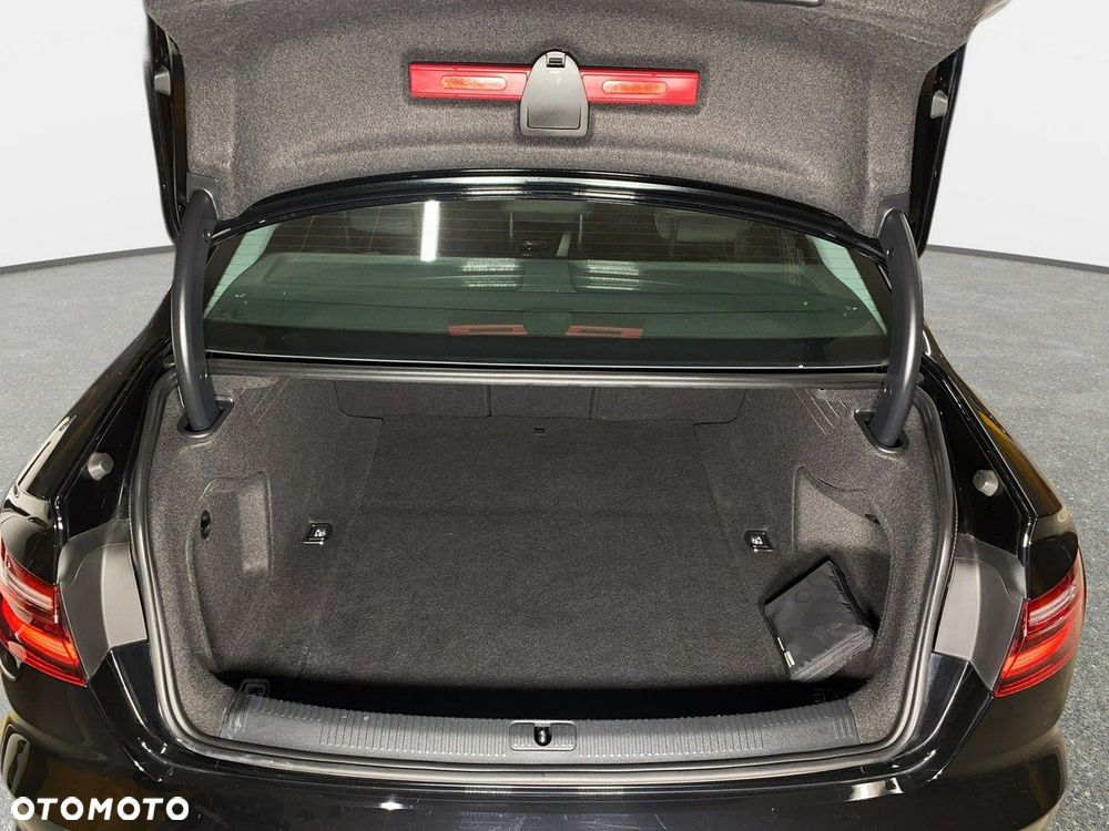 Audi A4 Limousine - 18