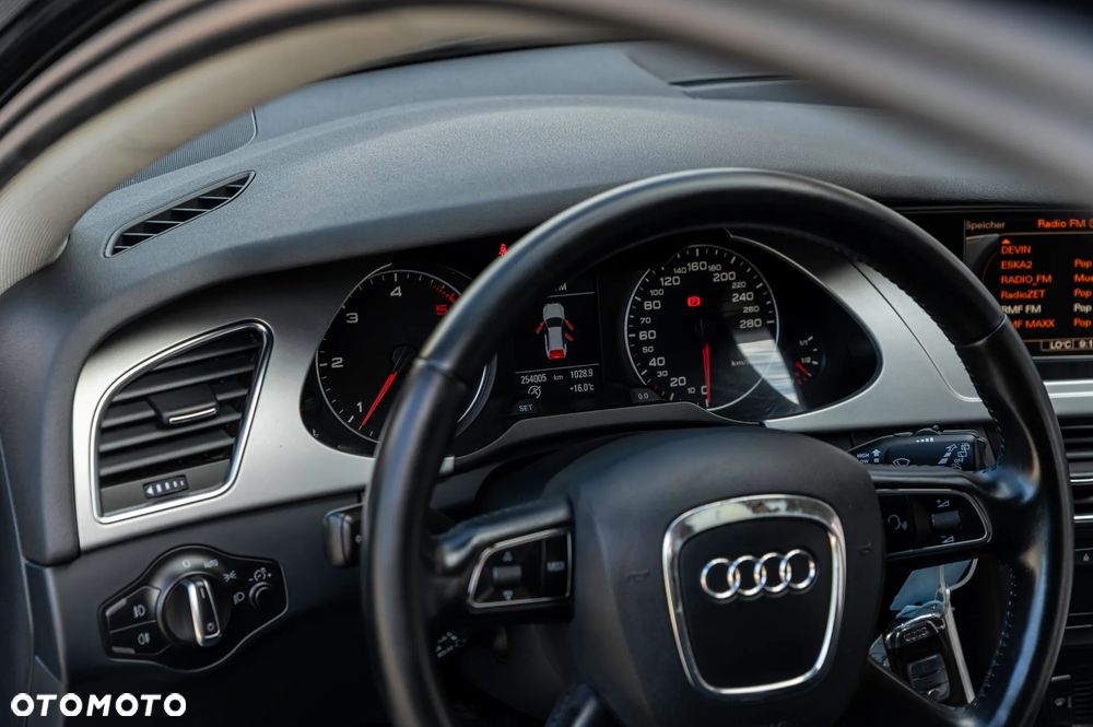 Audi A4 Avant 2.0 TDI DPF Ambition - 32