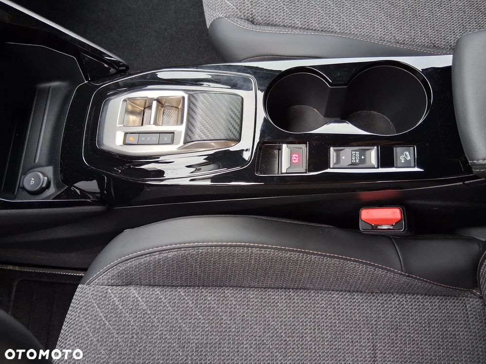 Peugeot 2008 PureTech 130 Allure S&S EAT8 - 5