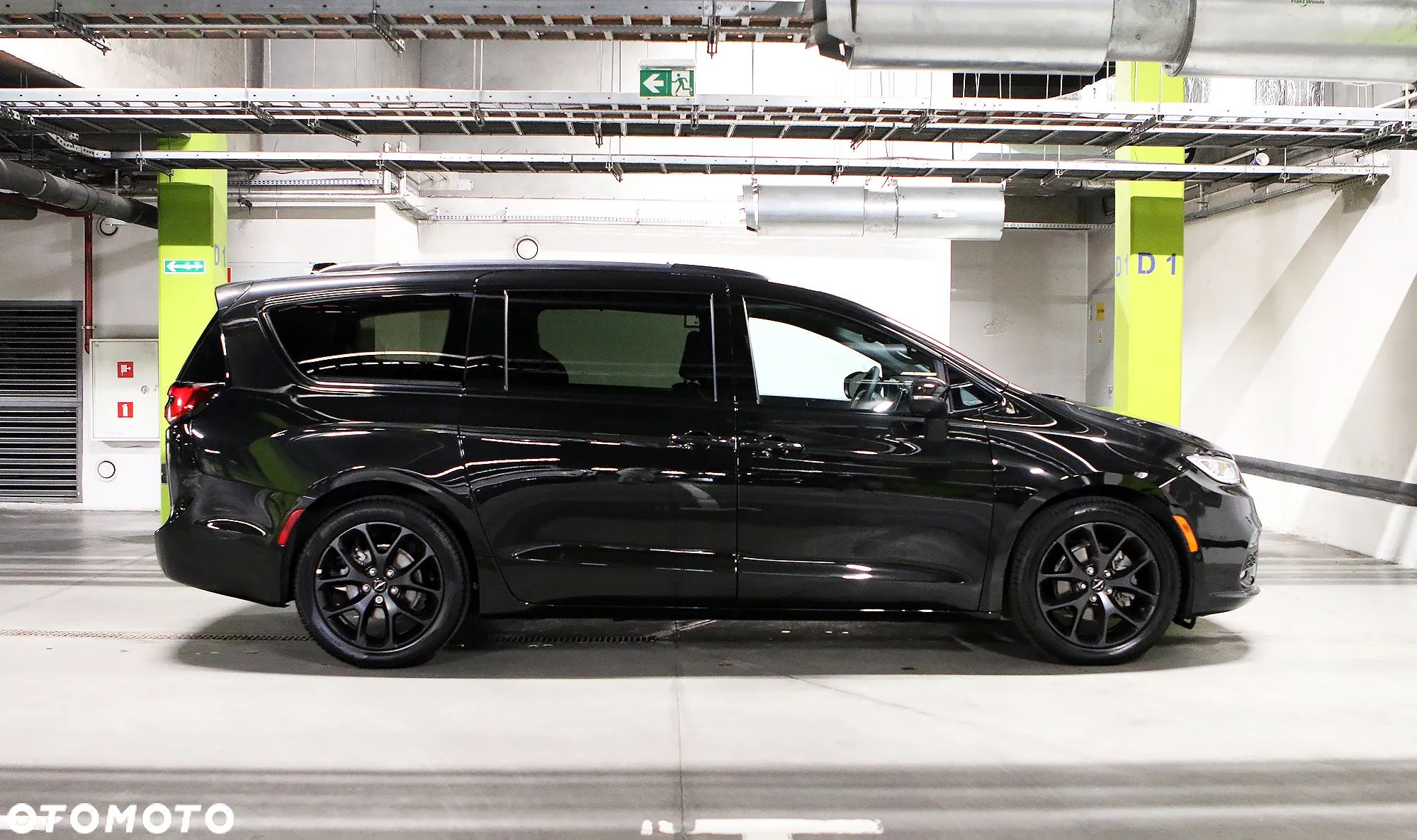 Chrysler Pacifica - 1
