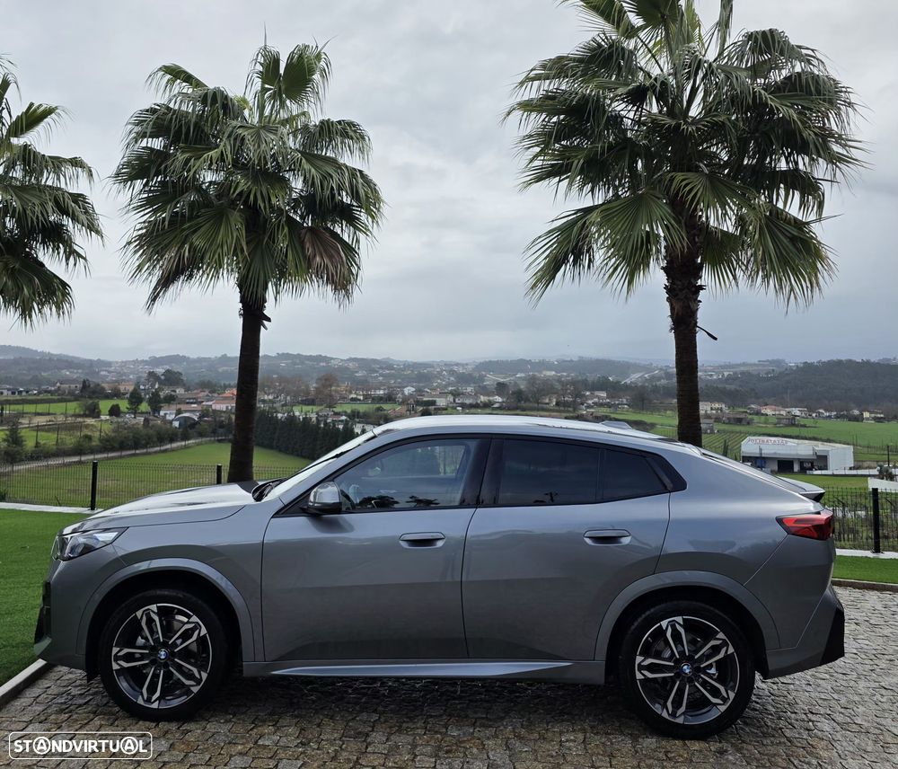 BMW iX2 eDrive20 Pack Desportivo M - 4