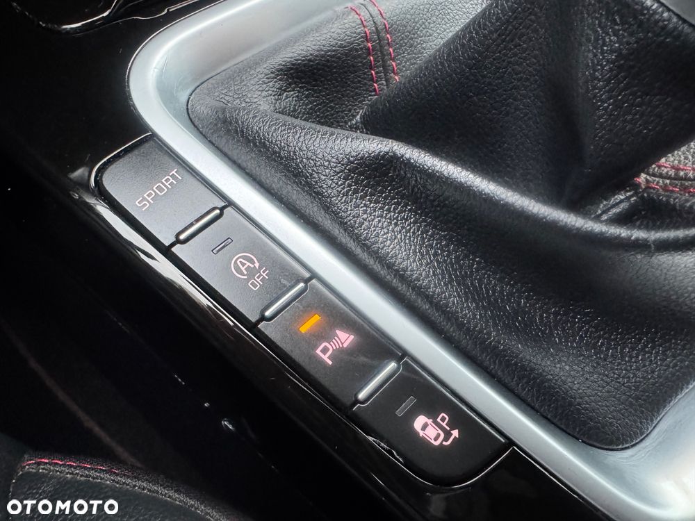 Kia ProCeed 1.6 T-GDI GT - 30