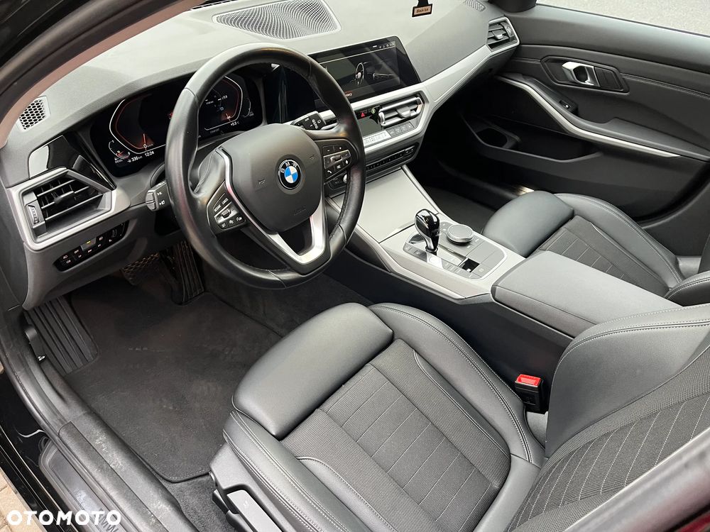 BMW Seria 3 318d Advantage - 17