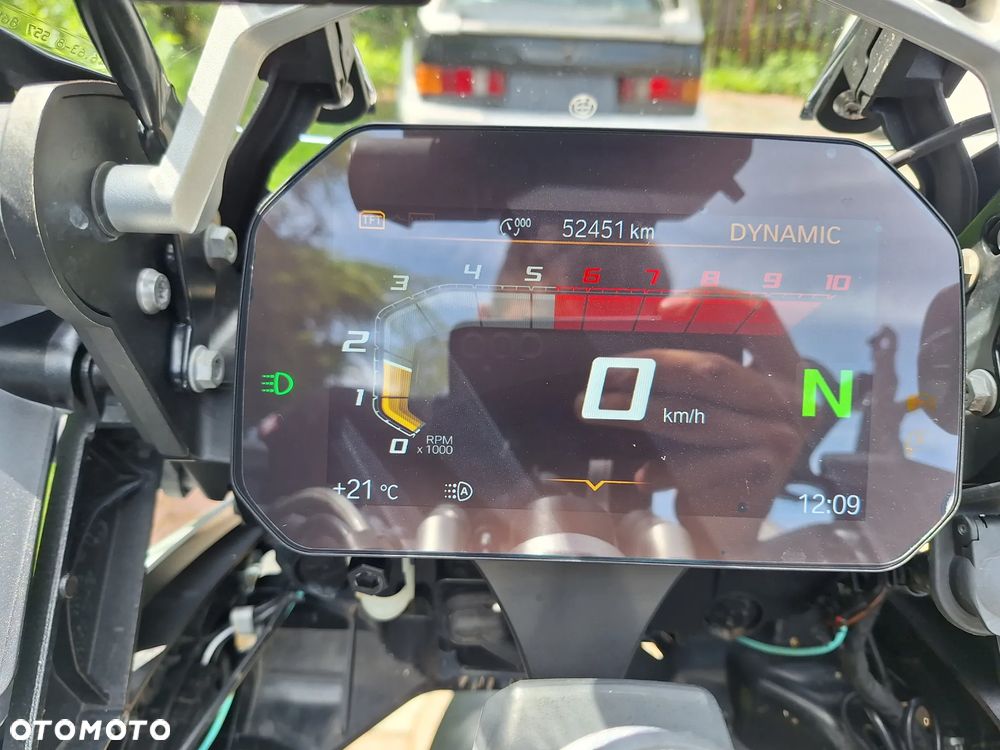BMW R - 8