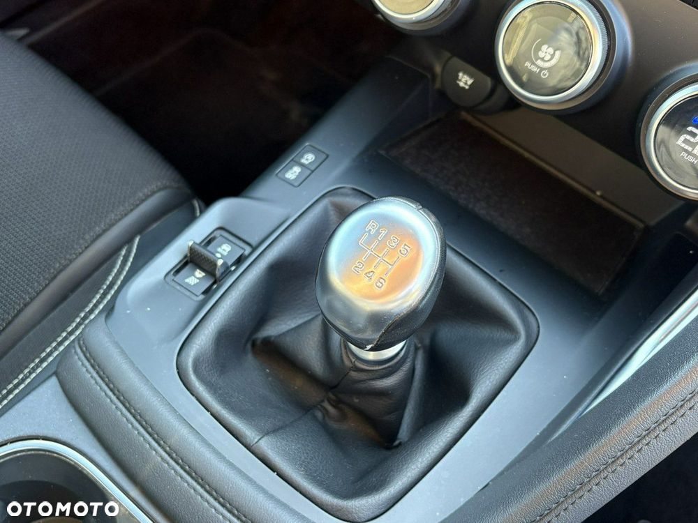 Jaguar E-Pace D150 R-Dynamic - 17