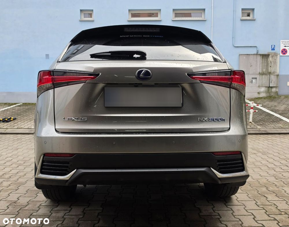 Lexus NX 300h Elegance AWD - 31