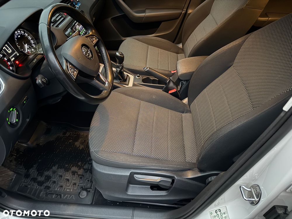 Skoda Octavia 1.6 TDI Active - 37