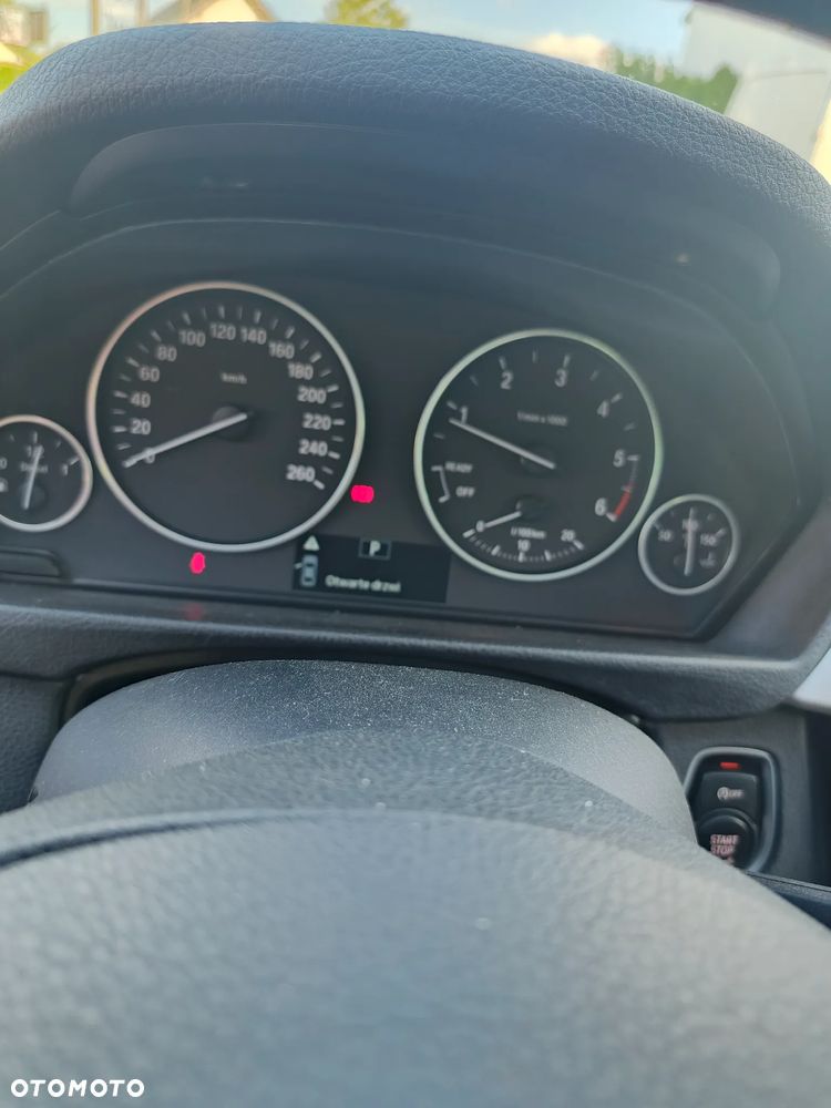 BMW Seria 3 318d - 10
