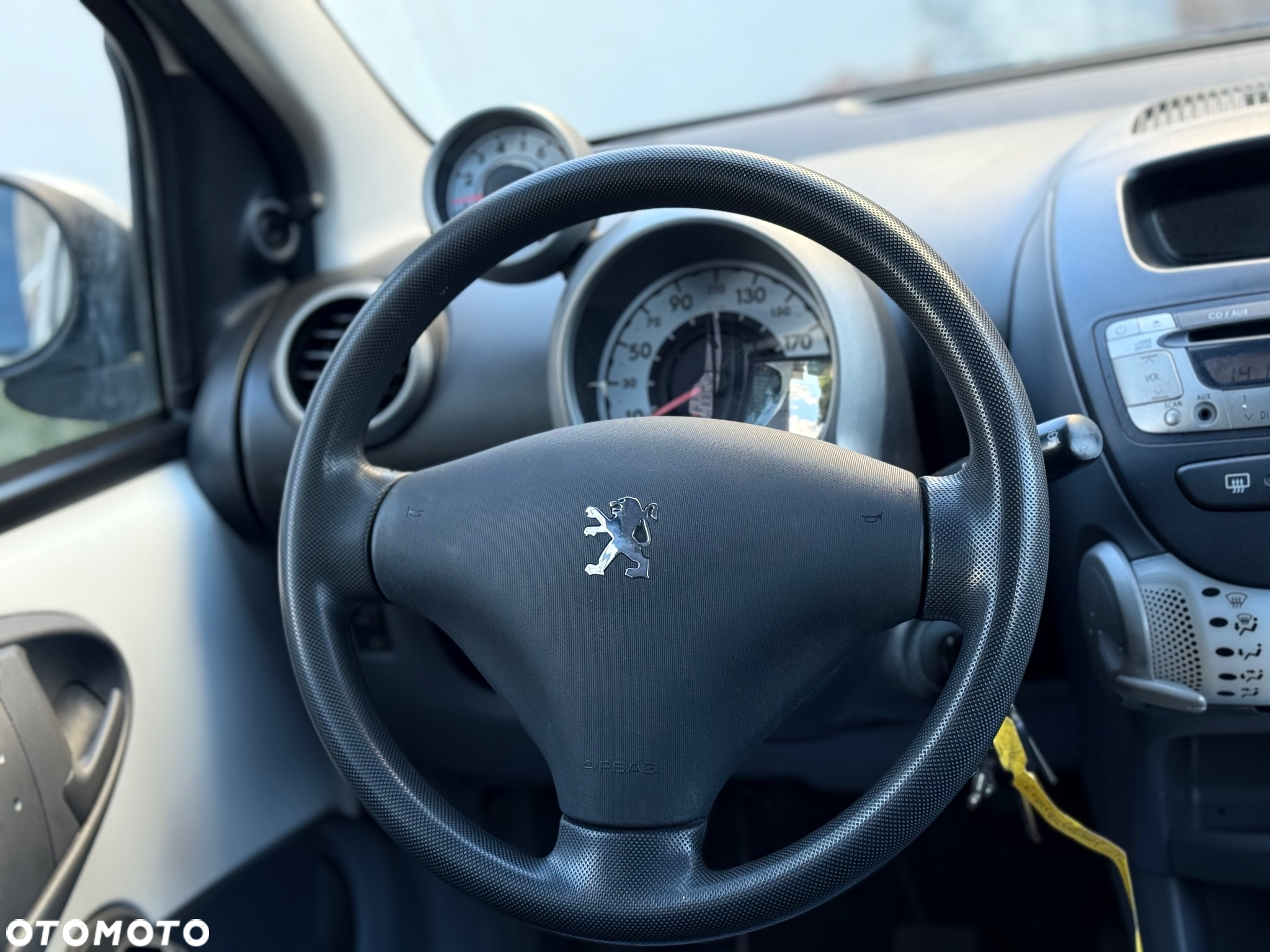 Peugeot 107 1.0 Happy - 33