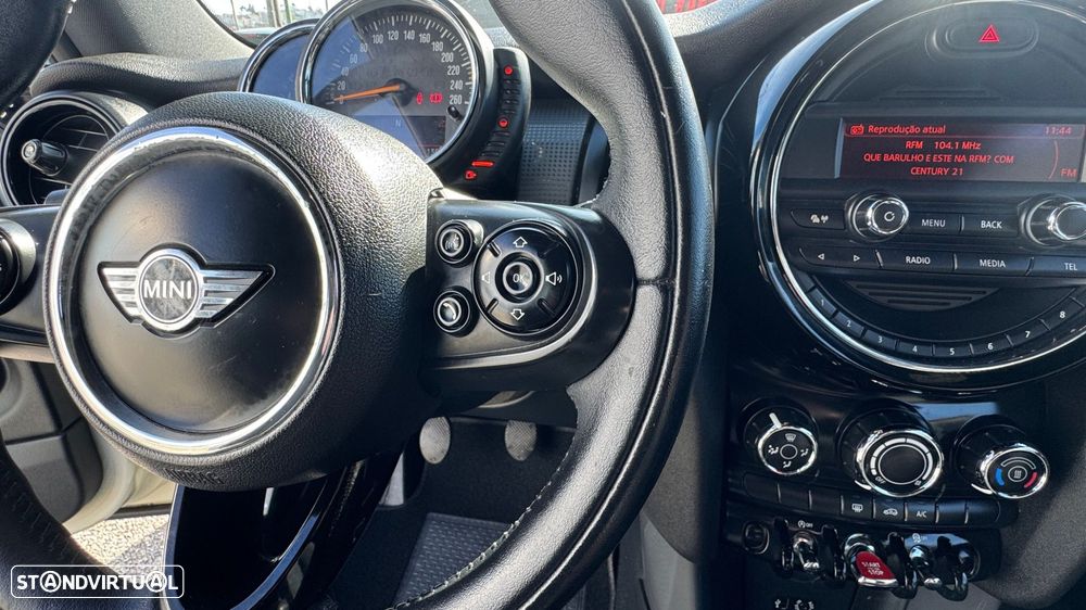 MINI 3 Portas Cooper D - 25