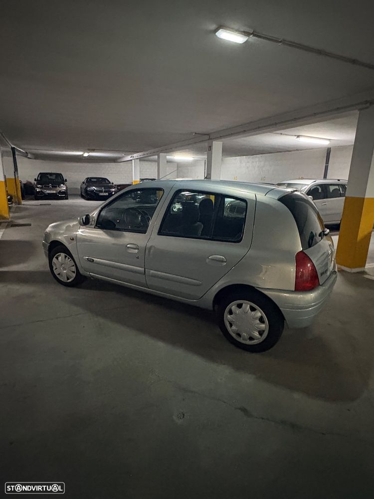 Renault Clio 1.2 - 8