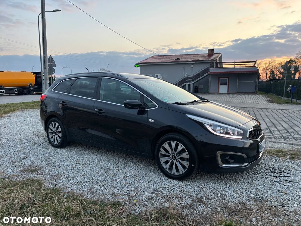 Kia Ceed 1.6 CRDi 136 ISG Platinum Edition - 19