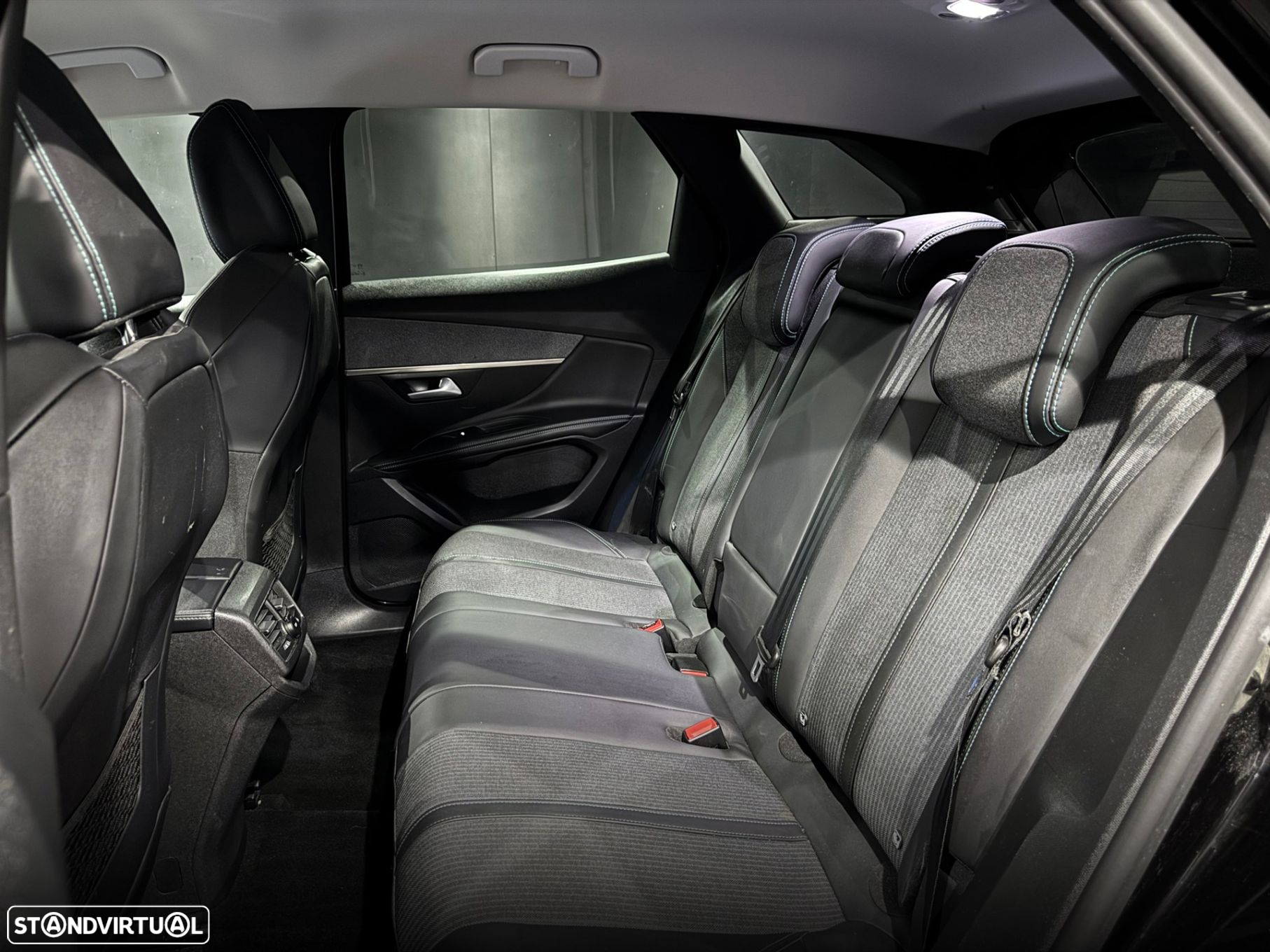 Peugeot 3008 1.5 BlueHDi Allure Pack EAT8 - 30