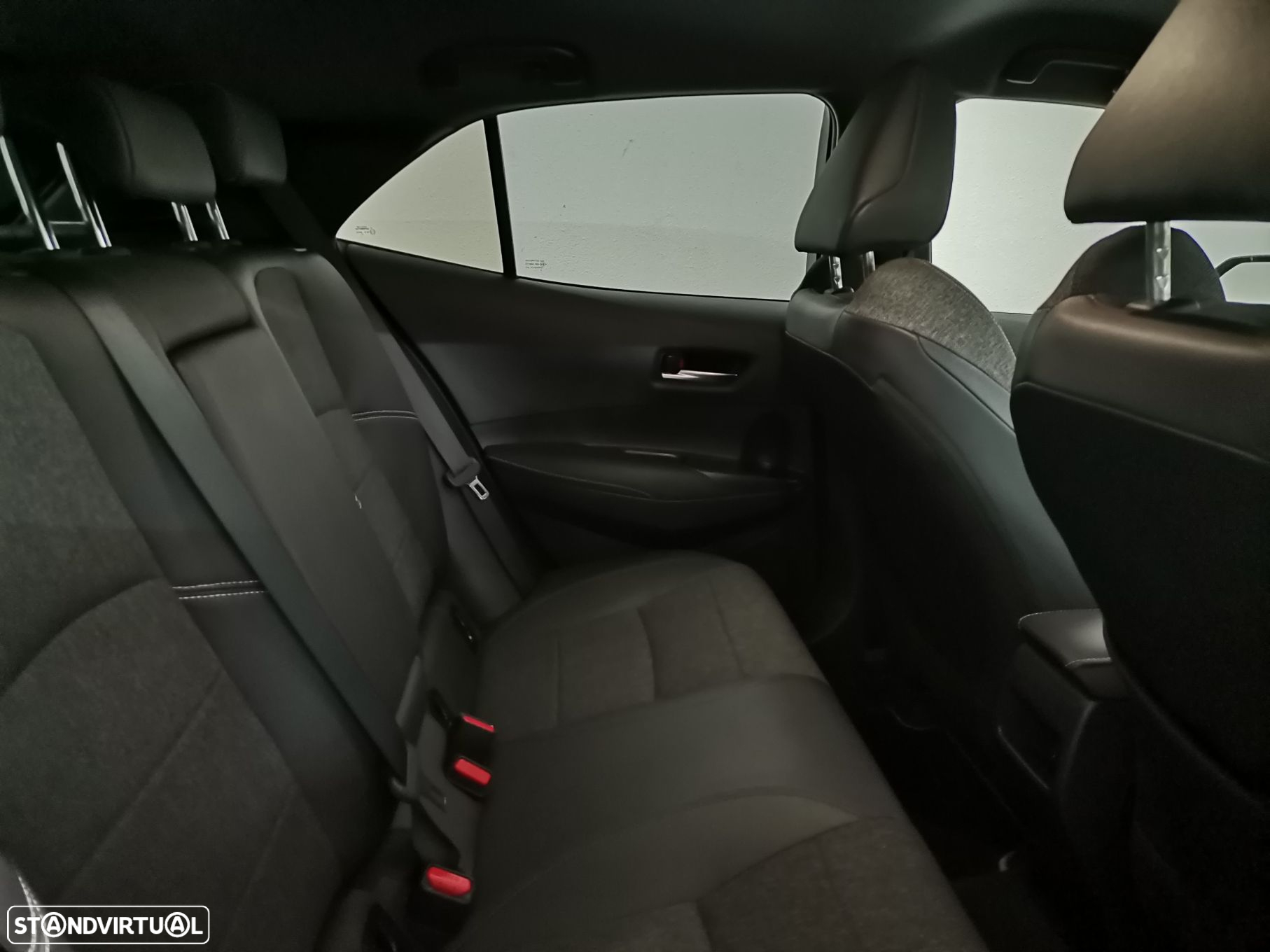 Toyota Corolla 1.8 Hybrid Comfort Plus - 7
