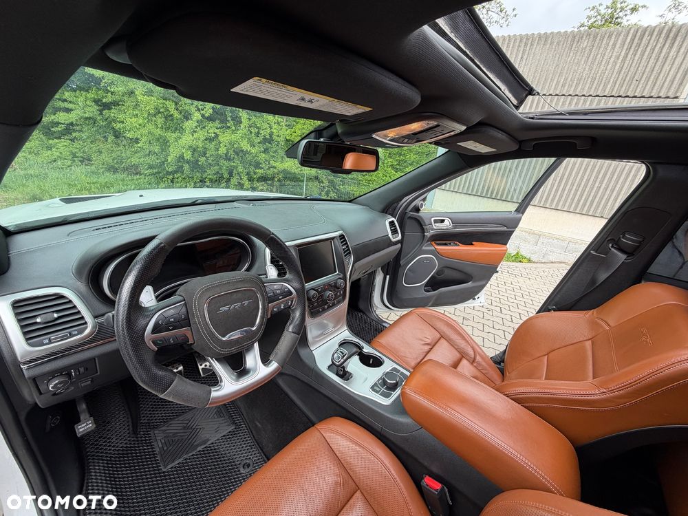Jeep Grand Cherokee SRT - 20