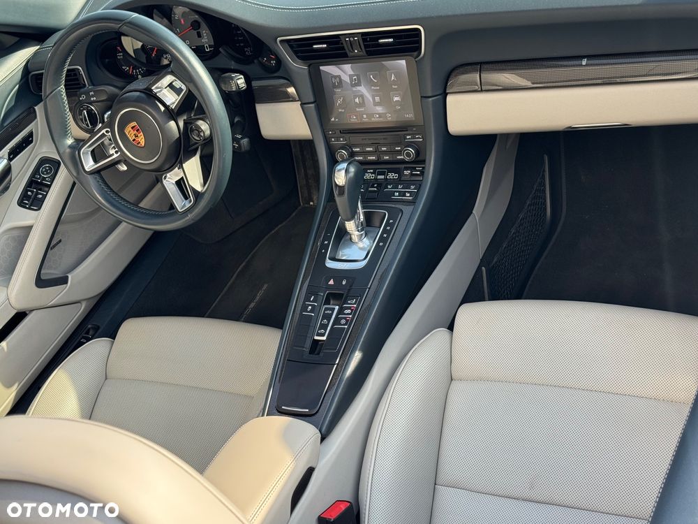 Porsche 911 Carrera 4S PDK - 17