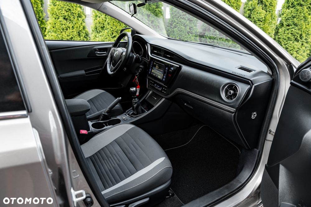 Toyota Auris 1.6 D-4D Comfort - 23