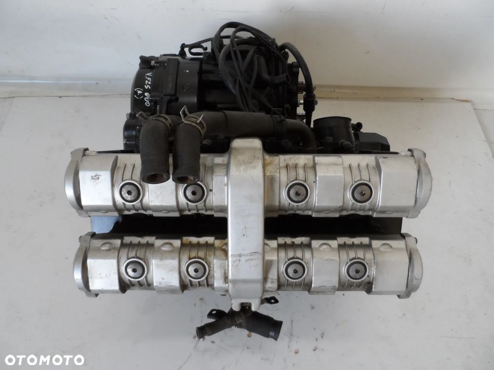 YAMAHA FZS 600 silnik - 3
