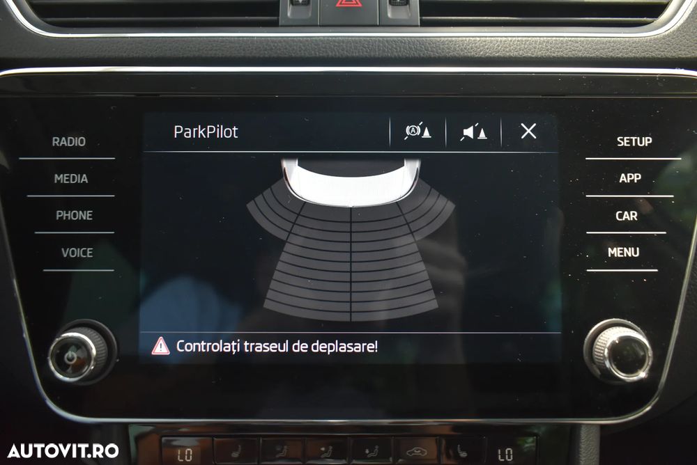 Skoda Superb 2.0 TDI DSG Ambition - 18