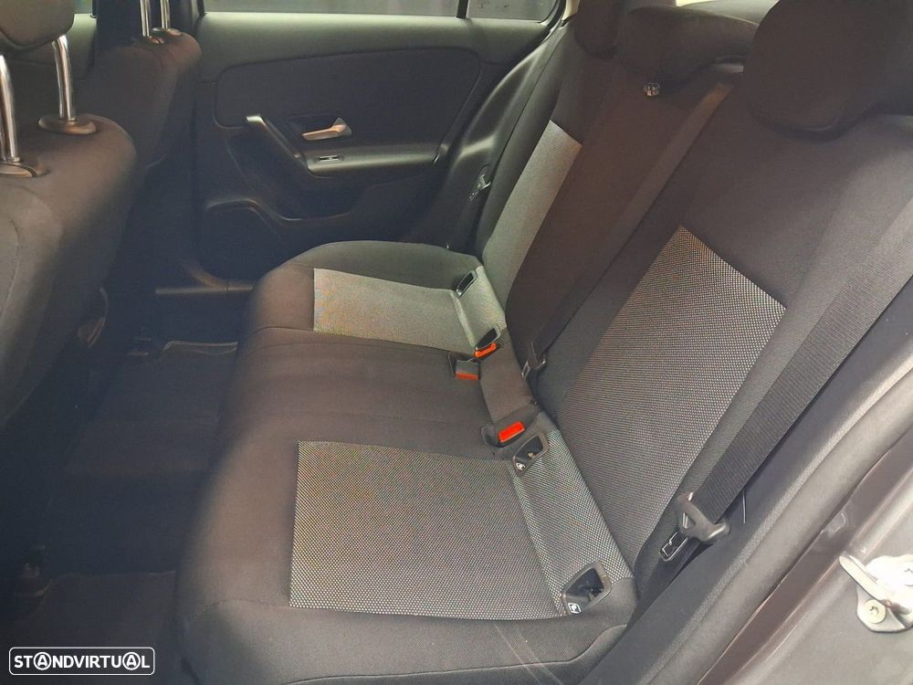 Mercedes-Benz A 200 Limousine d Progressive Aut. - 9