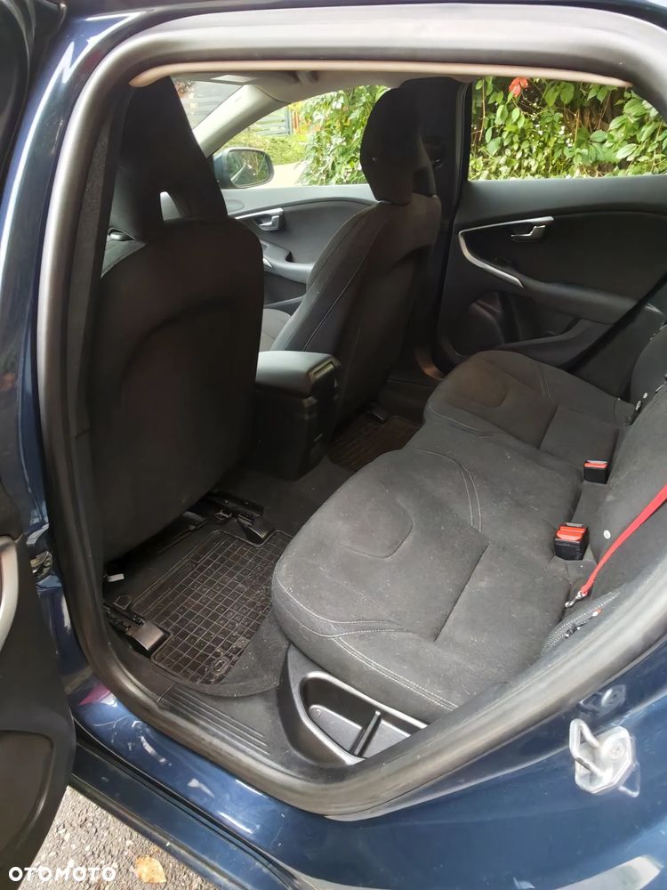 Volvo V40 T3 Momentum - 4