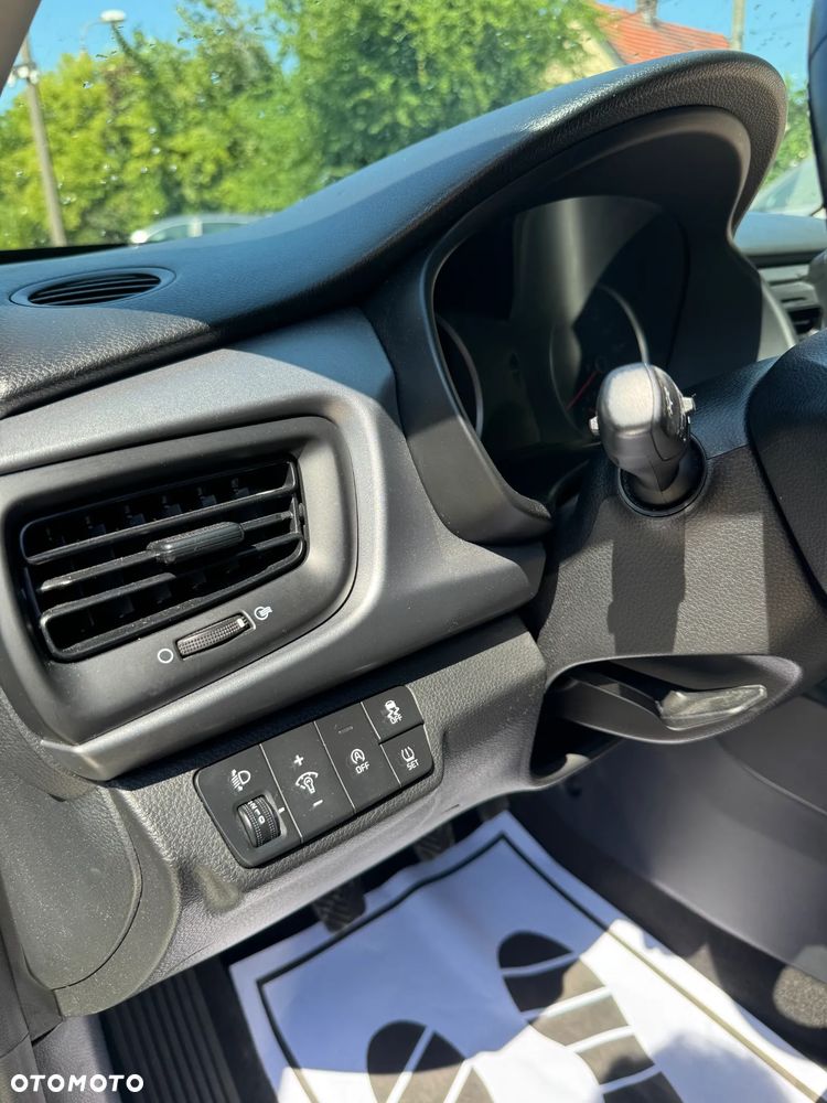 Kia Rio - 10